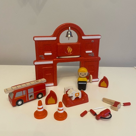Plan Toys Fire Station Pretend Play Wood Montessori Toy - Picture 3 of 6